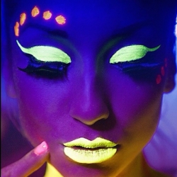 Make up - Krem fluorescencyjny do twarzy 28ml